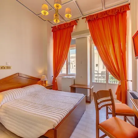Halaris Hotel