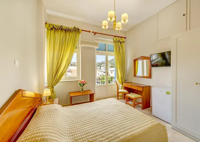 Halaris Otel Ermoupoli